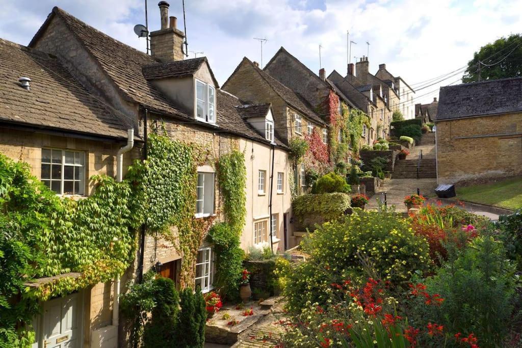 Cotswold Manor House - Country House Retreat With Hot Tub, Ideal For Large Groups Petty France Екстериор снимка