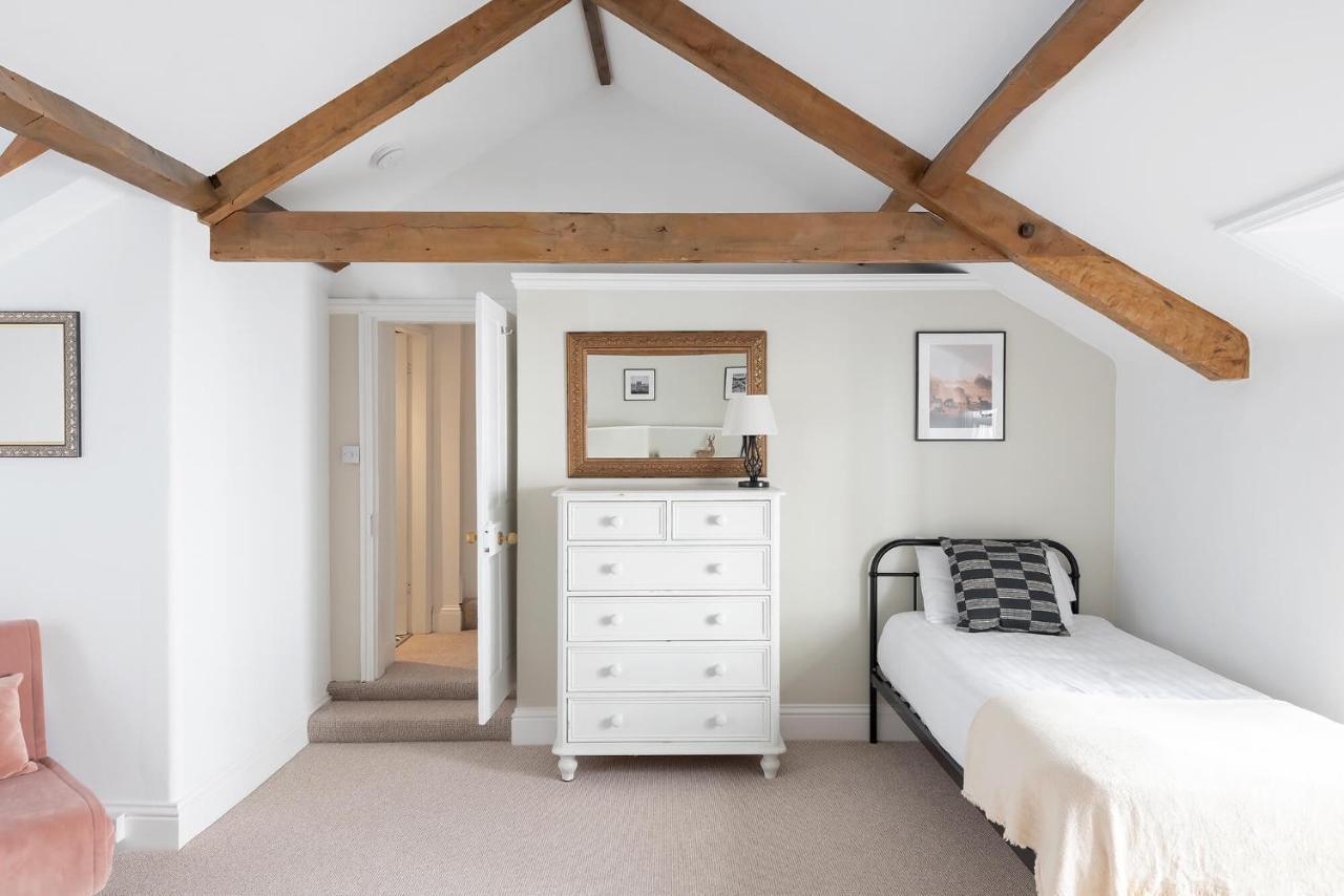 Cotswold Manor House - Country House Retreat With Hot Tub, Ideal For Large Groups Petty France Екстериор снимка