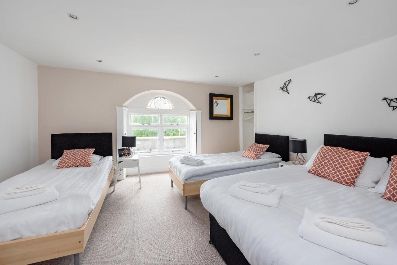 Cotswold Manor House - Country House Retreat With Hot Tub, Ideal For Large Groups Petty France Екстериор снимка