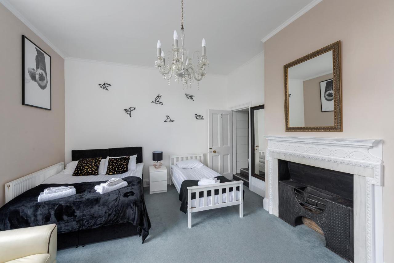 Cotswold Manor House - Country House Retreat With Hot Tub, Ideal For Large Groups Petty France Екстериор снимка