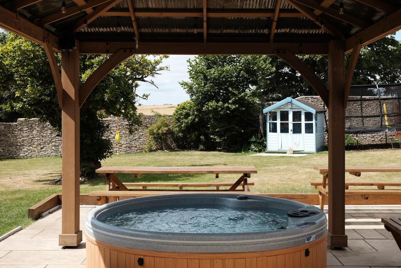 Cotswold Manor House - Country House Retreat With Hot Tub, Ideal For Large Groups Petty France Екстериор снимка